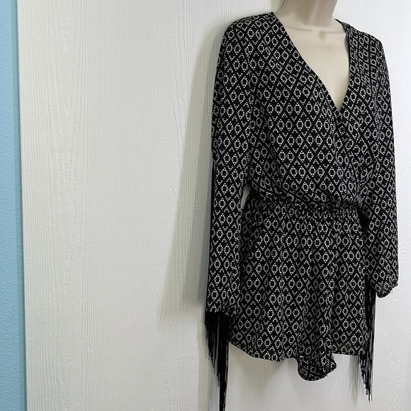 H&M Coachella - Black And White Design Fringe Sleeves Short Romper Size 8 - Picture 5 of 11